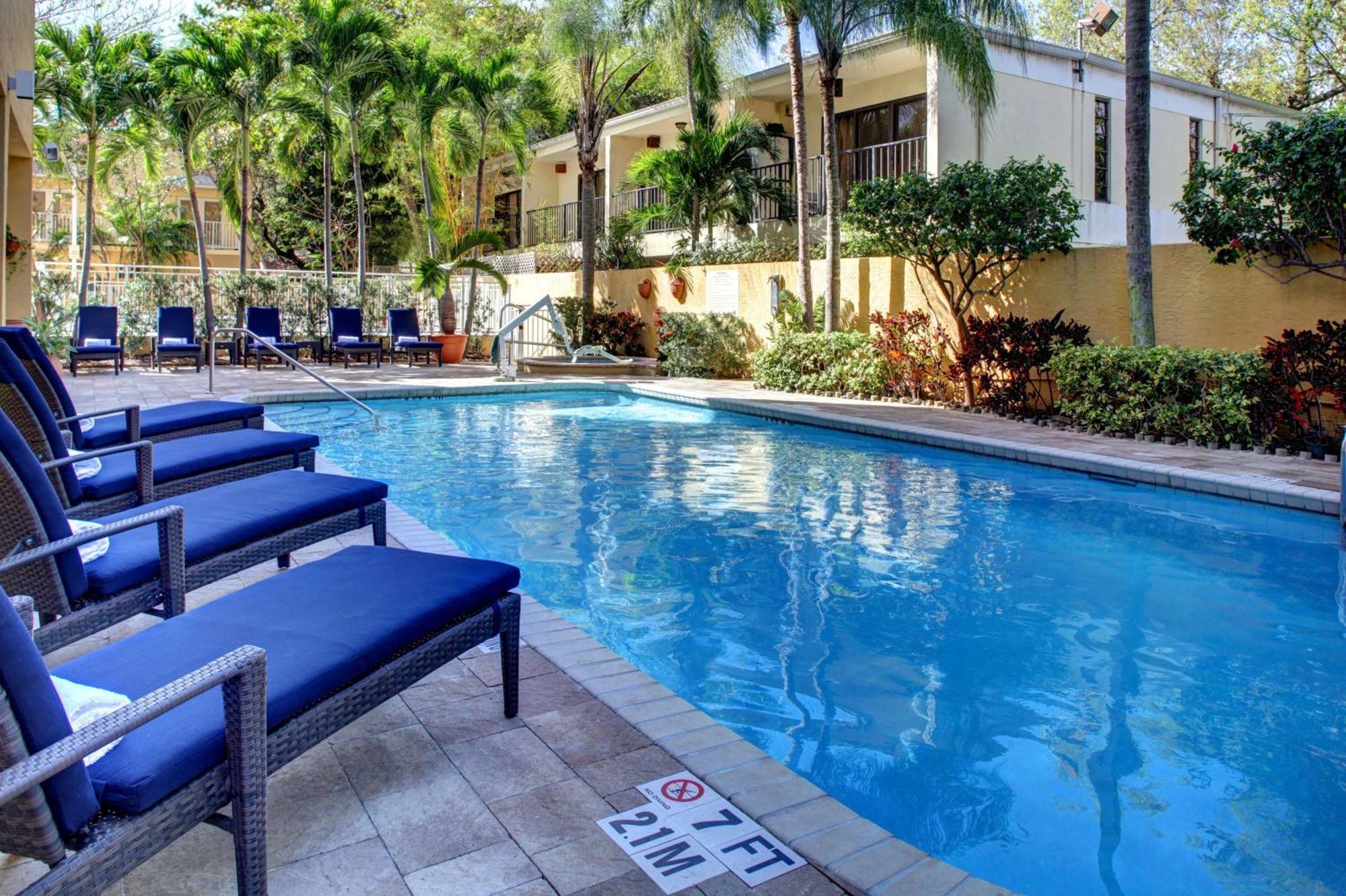 Hampton Inn Miami-Coconut Grove/Coral Gables Екстер'єр фото